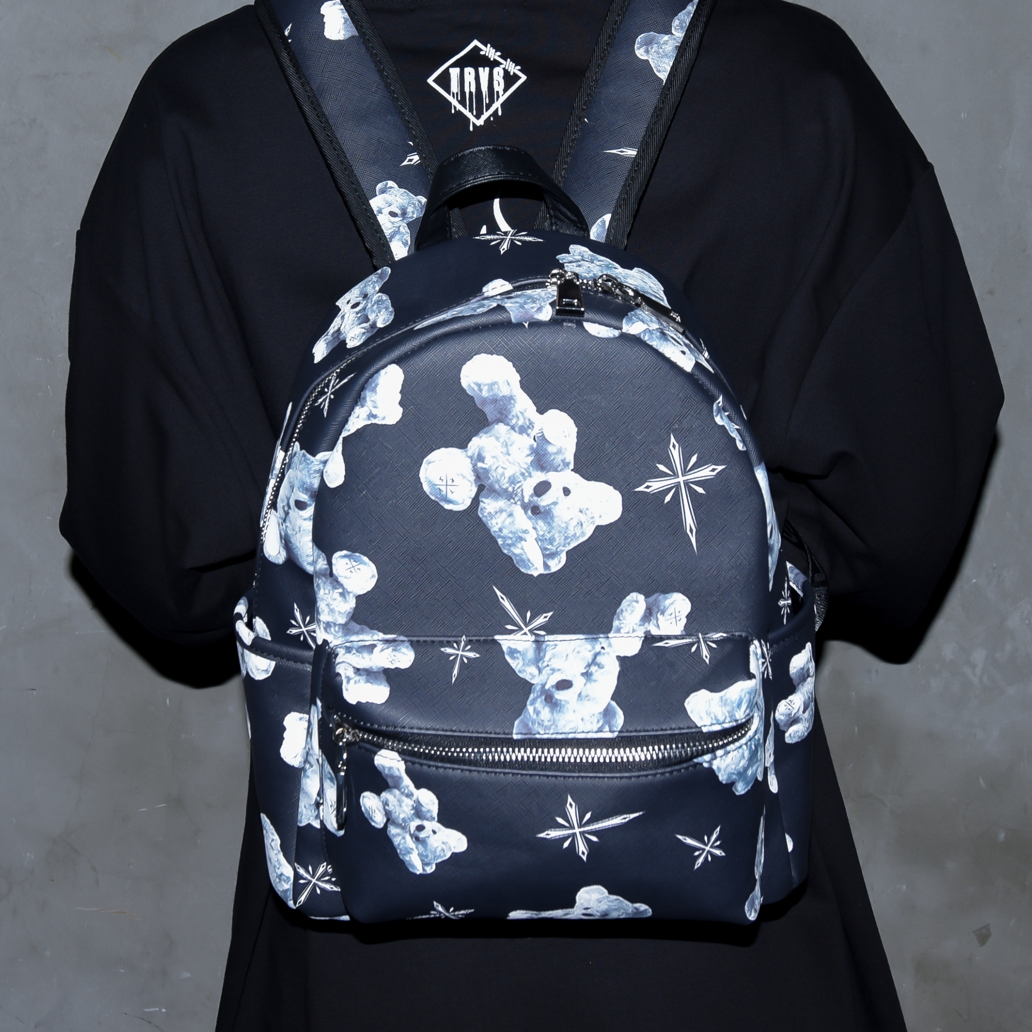 ACRO TOKYO][TRAVAS TOKYO] Backpack covered with bear prints